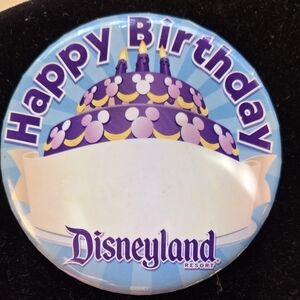 Disneyland Resort Happy Birthday Pin